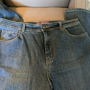 Gloria Vanderbilt "Amanda" jeans